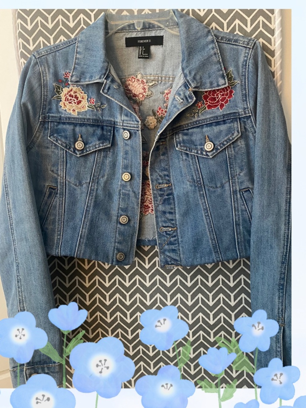 Forever 21 Denim Jacket Size S